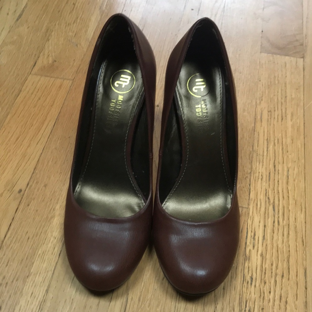 Brown pumps, fairly matte
